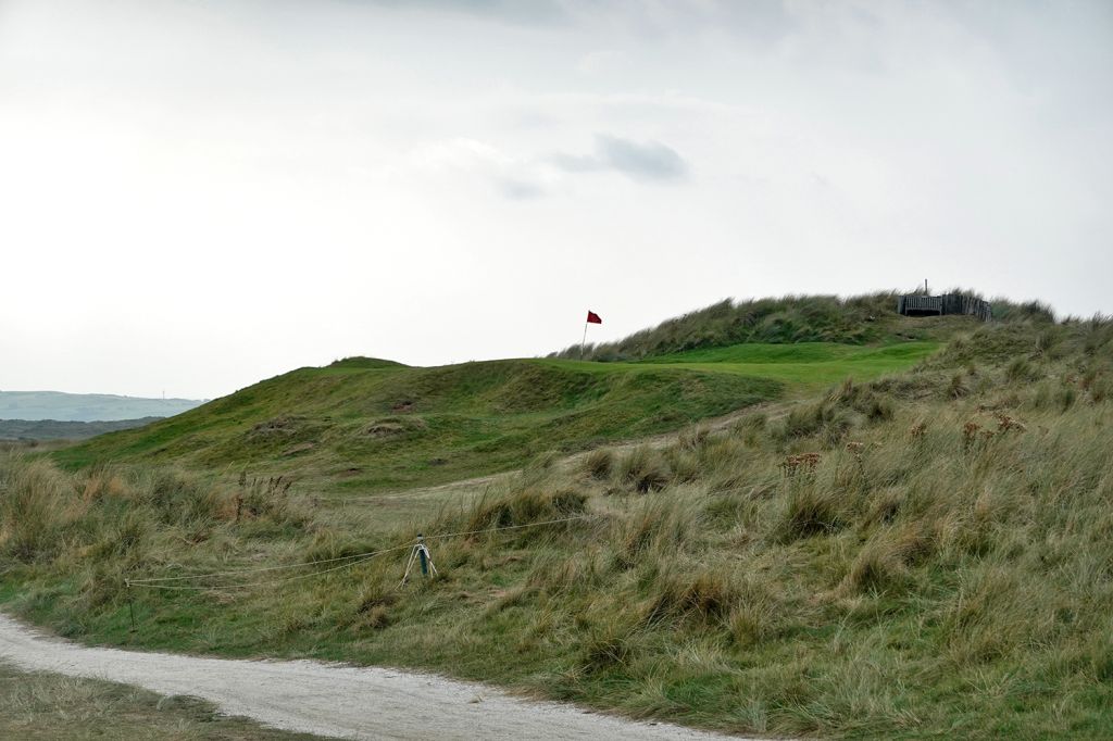 12th Hole at Aberdovey Golf Club (150 Yard Par 3)